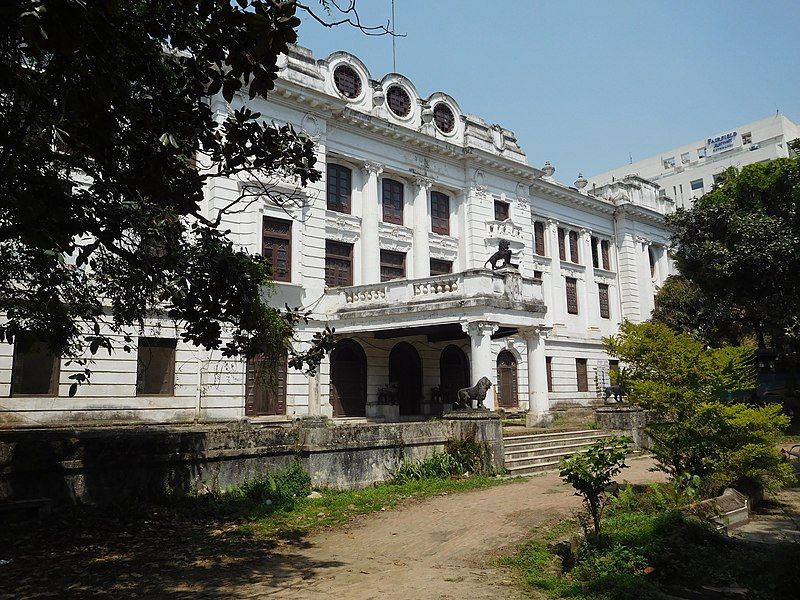 File:Kaiser Mahal (palace).JPG