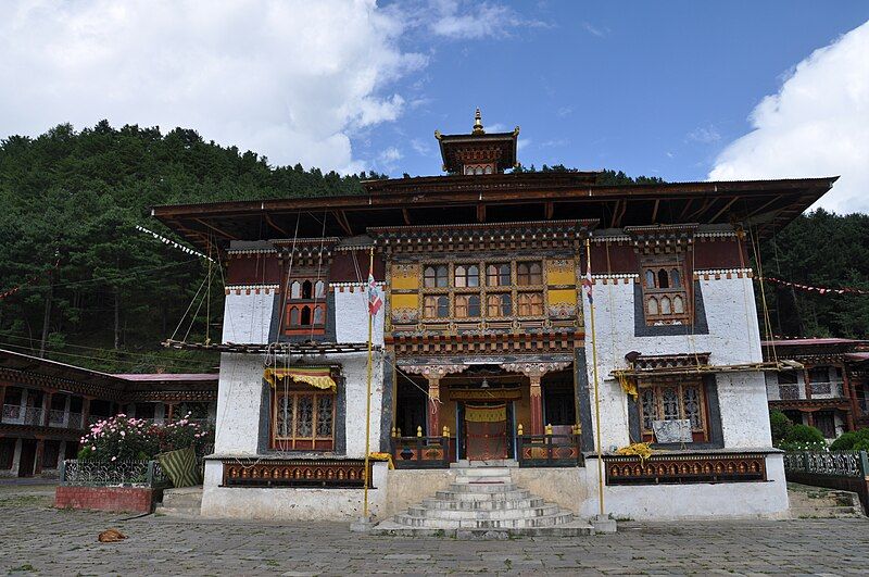 File:Lhodrak Kharchu Monastery.jpg