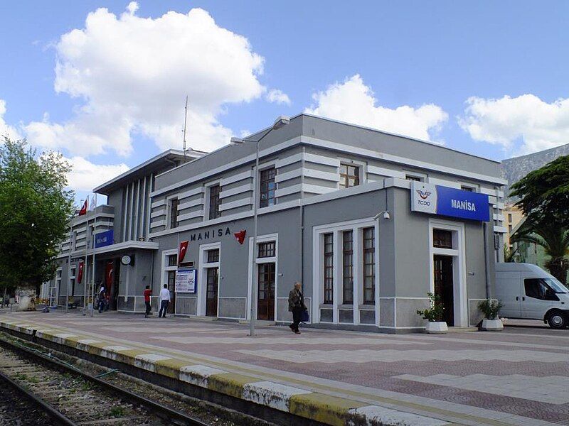 File:Manisa station.jpg