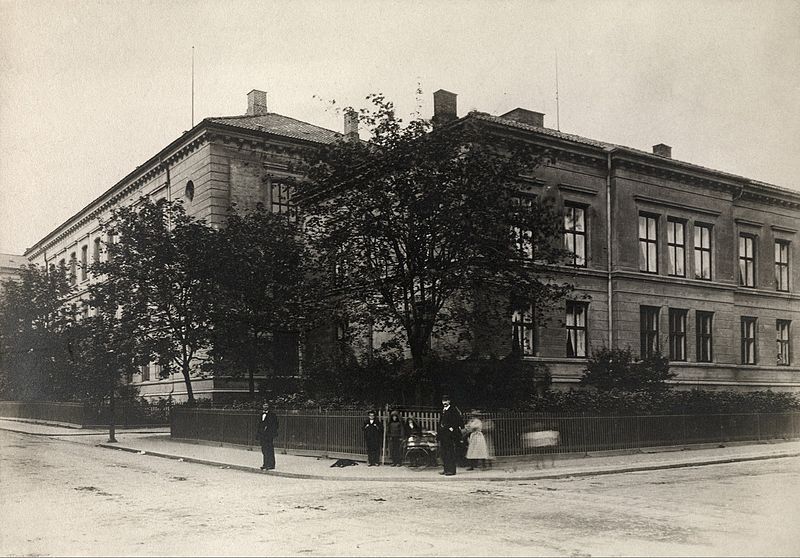 File:Oslo borgerskole.jpg