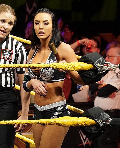 File:Peyton Royce 2018.jpg