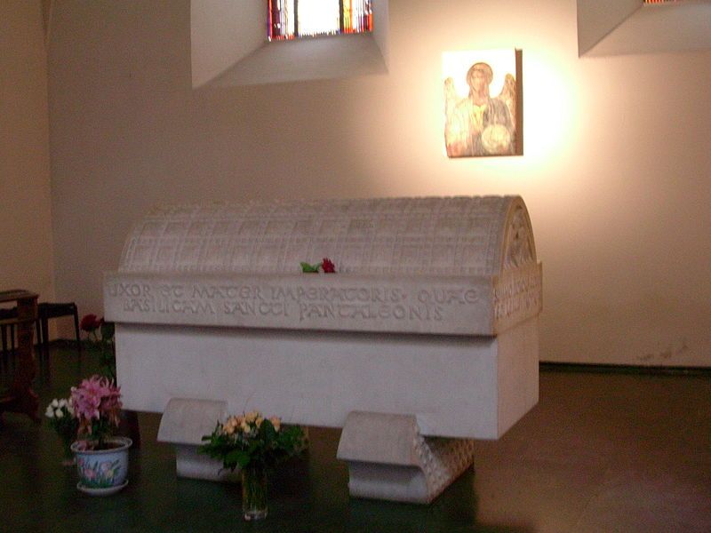 File:Sarcophagus-Theophanu-Cologne.jpg