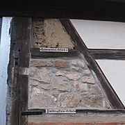 Top: wattle and daub, bottom: rubblestone