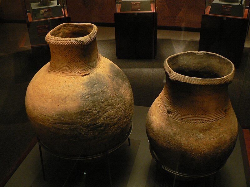 File:Twin Jomon pottery-Uenohara.JPG