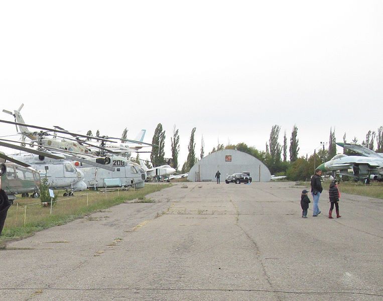 File:2010-10-09-zag-luhansk-030-central-line.jpg