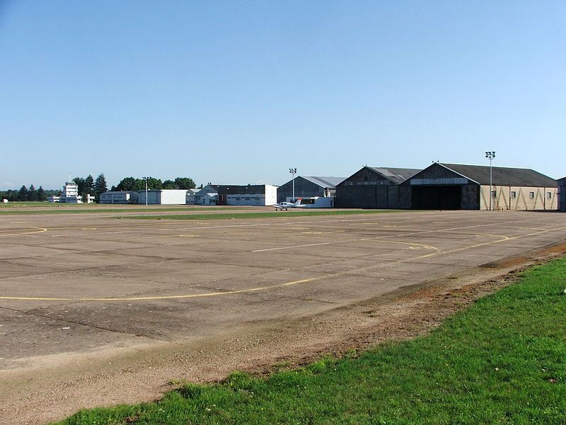 File:Aerodrome-saintyan.JPG