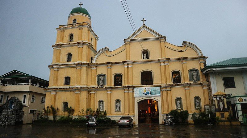 File:Alaminos Church, Pangasinan.jpg