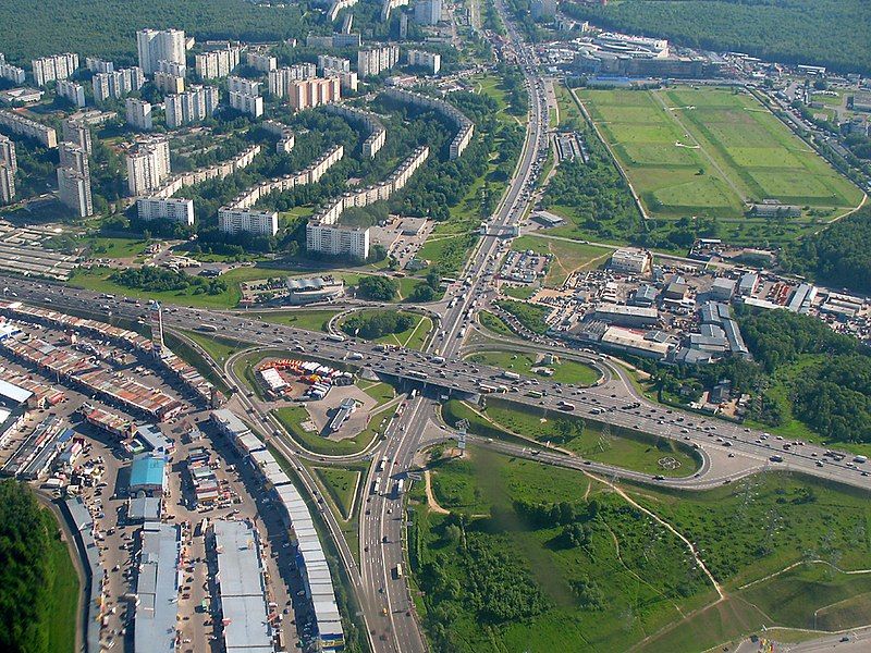 File:Approaching Vnukovo... (2554092113).jpg