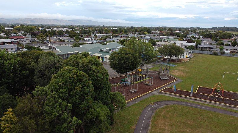 File:Cloverlea Primary School.jpg