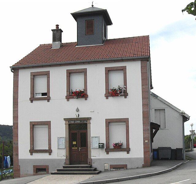 File:Faucompierre, Mairie-école.jpg