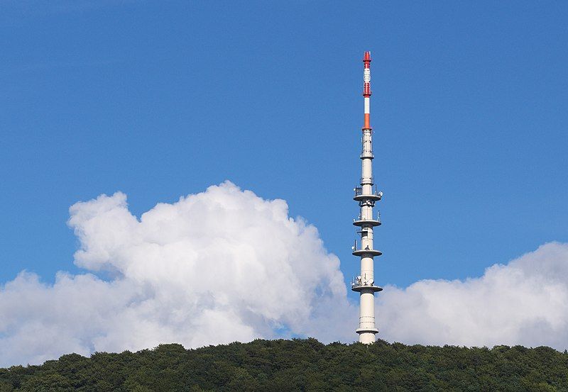 File:Fernmeldeturm-Heubach-2013.jpg