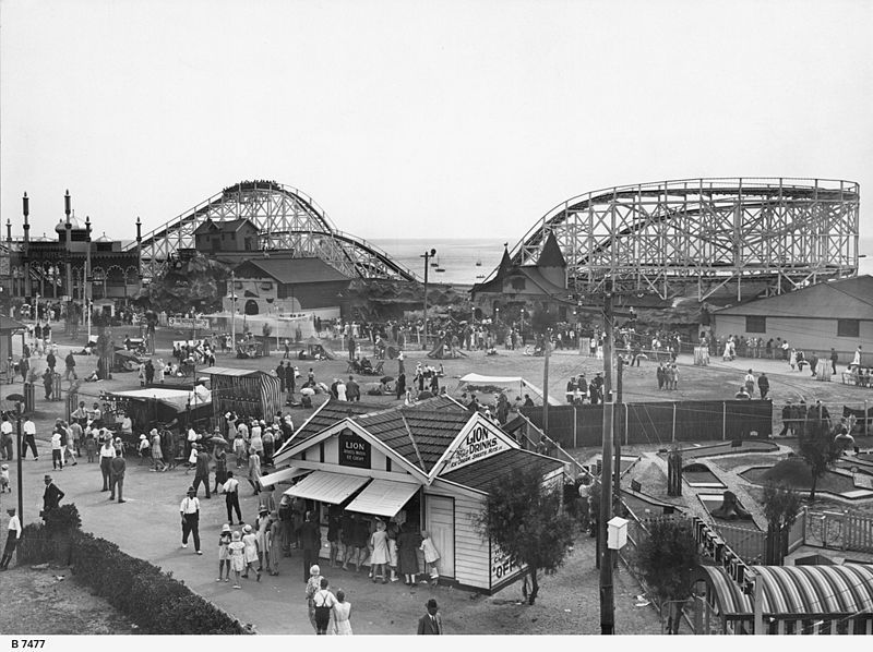 File:Glenelg 1930 B-7477.jpg