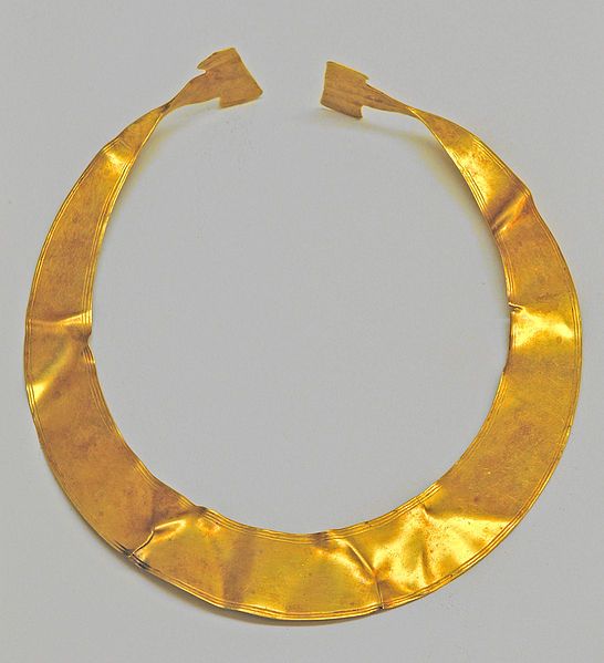 File:Goldlunula.jpg