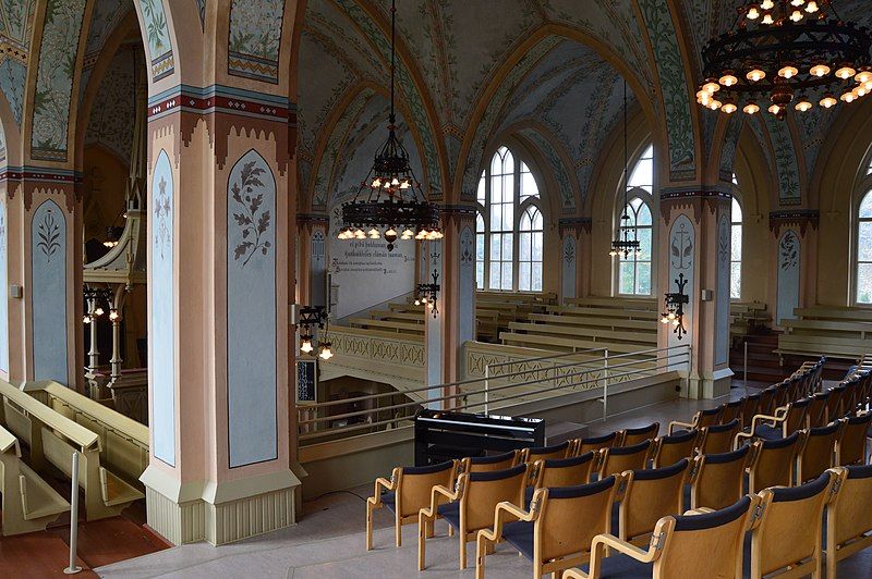 File:Joensuu Church upstairs.JPG