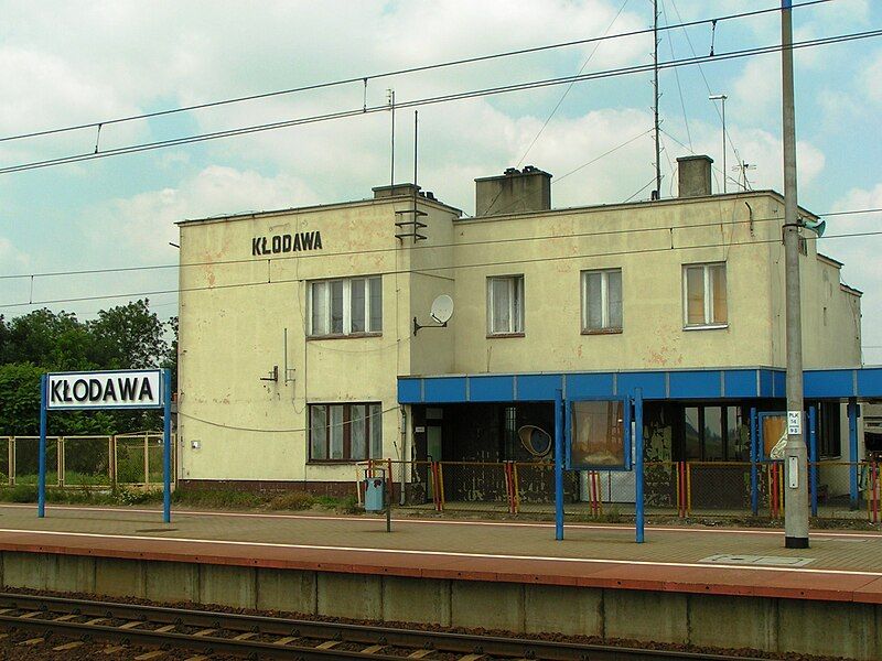 File:Kłodawa - pkp.jpg