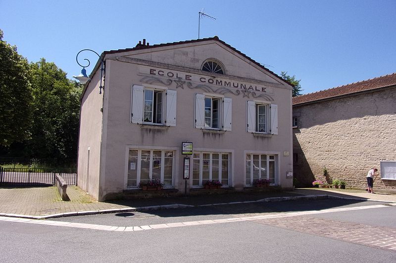 File:Mairie de Chamarandes.jpg