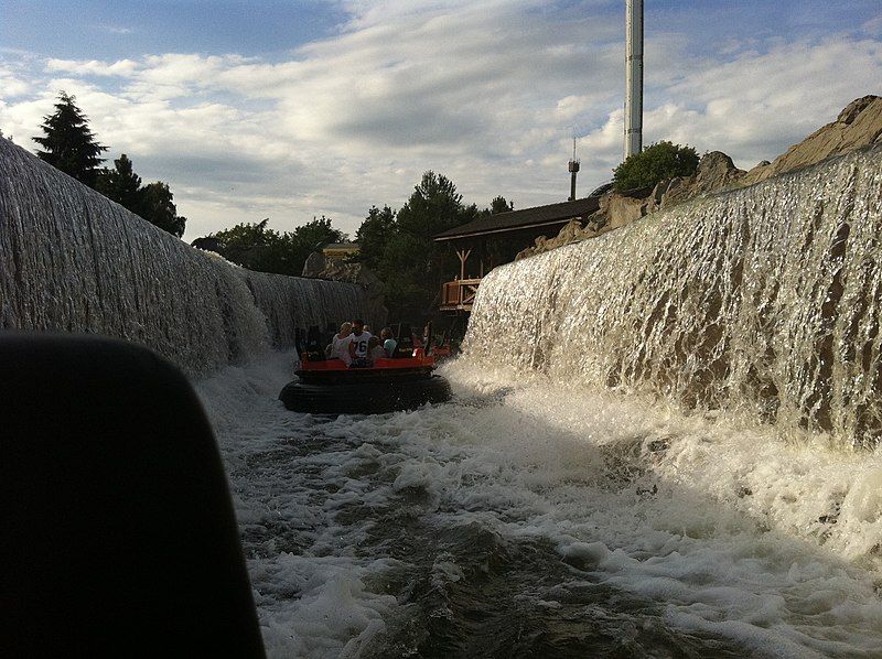 File:Rapid River, Heide-Park.jpg