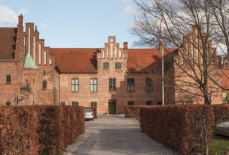 File:Roskilde Kloster 2015-03-30-4768.jpg