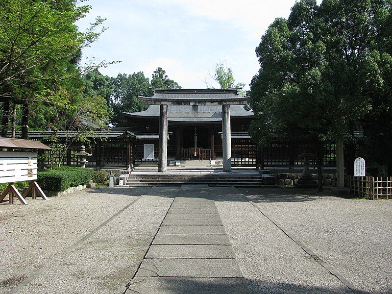 File:Sakura jinja -01.jpg