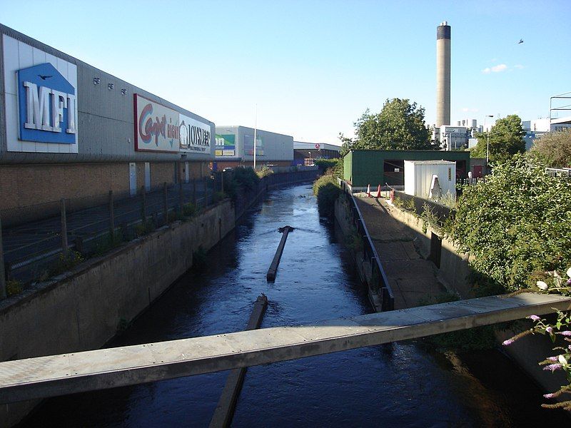 File:Salmons Brook DSC00572.jpg