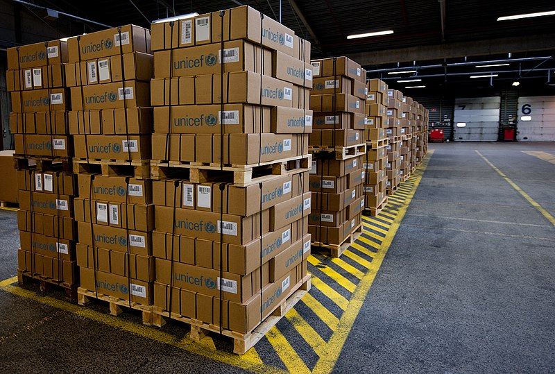 File:UNICEF pallets 02.jpg