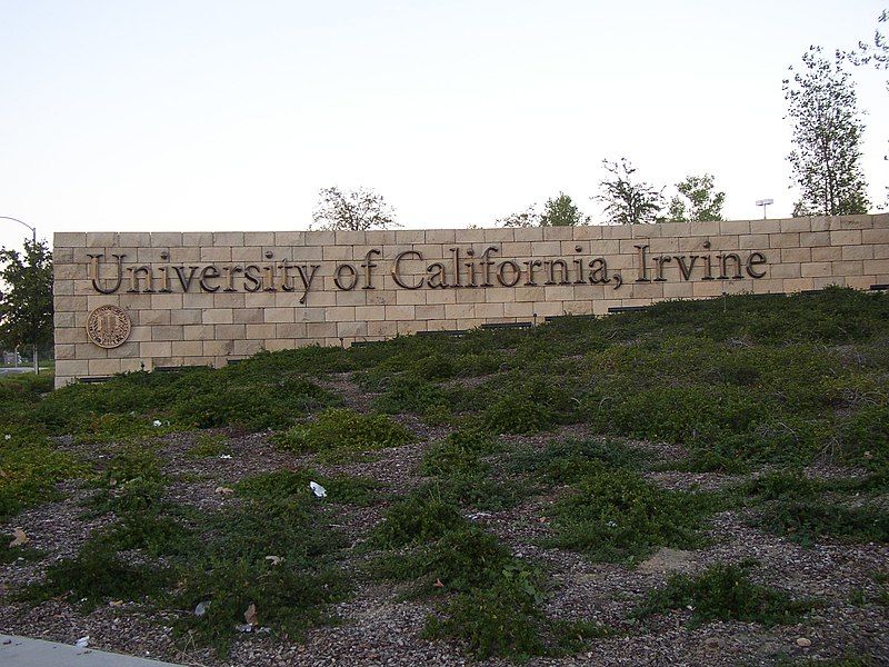 File:Uci welcome sign.jpg