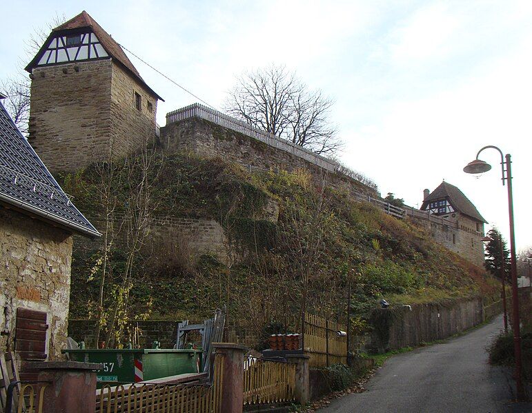 File:Waldangelloch-Burg-Foto-Schmelzle-Nov2012-nr983x.jpg