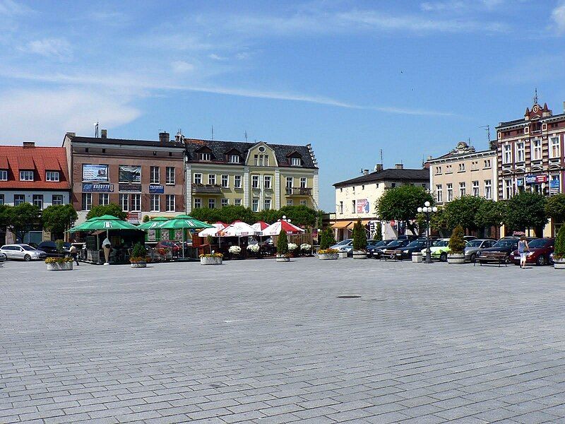 File:Wrzesnia, rynek.jpg