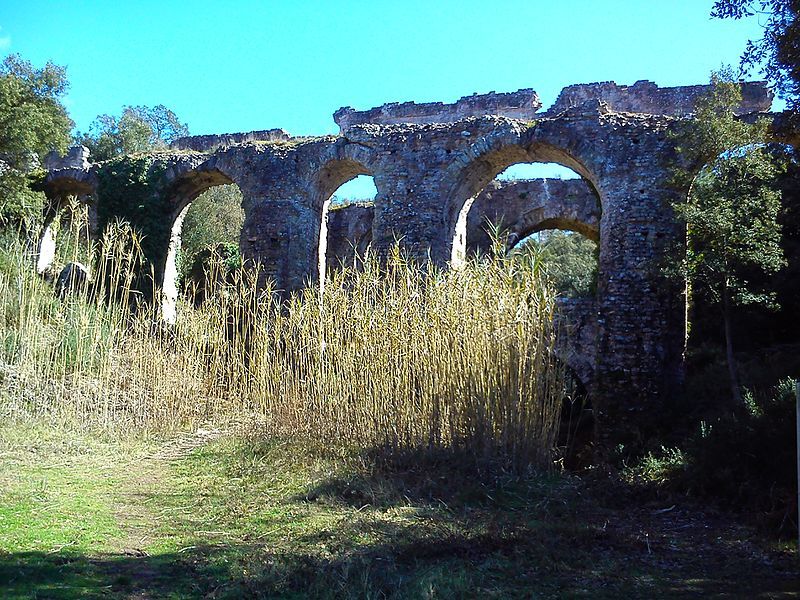 File:Aqueduct Frejus 2.jpg