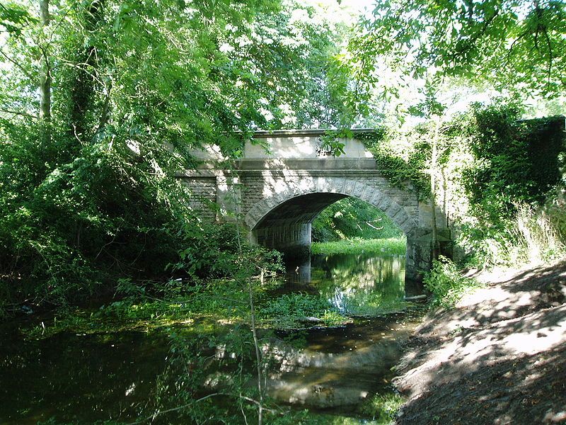 File:BridgeHaverholmeSleafordNavigation.JPG