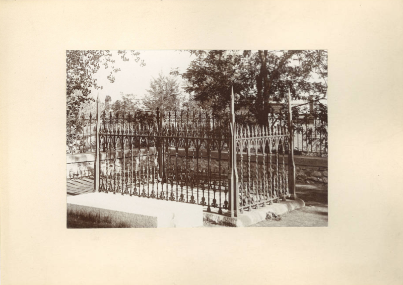 File:Brigham Young's grave.png