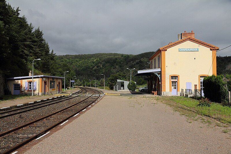 File:Gare de Chapeauroux.jpg