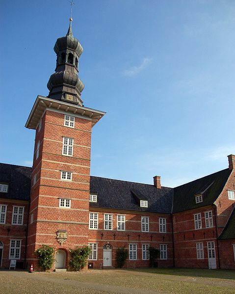 File:Husum castle 0911.JPG