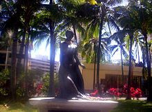 A statue of Kaʻiulani