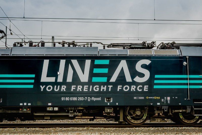 File:Lineas locomotive.jpg