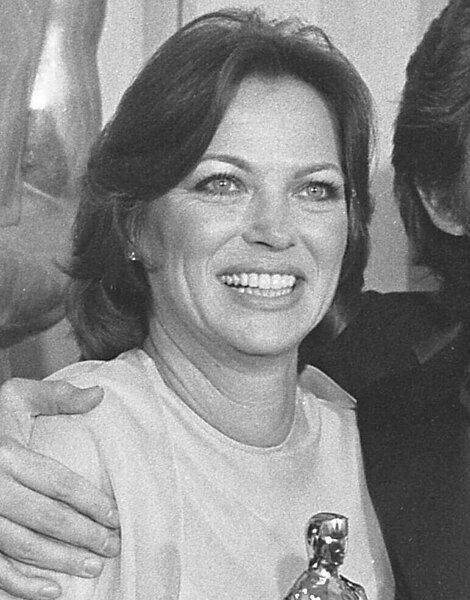 File:LouiseFletcherOscar (cropped) (cropped).jpg