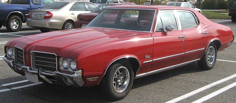 File:Oldsmobile-Cutlass-Sedan.jpg