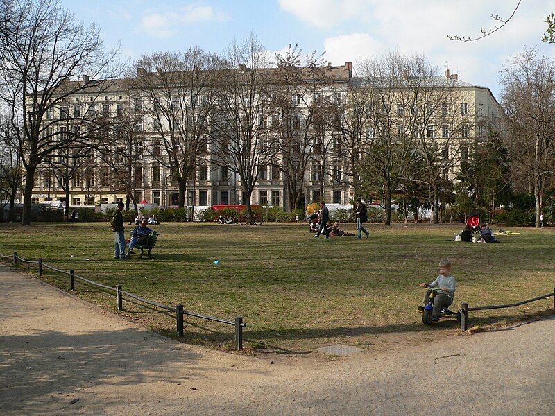 File:PrenzlauerBergKollwitzplatz-1.jpg