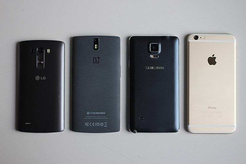 File:Smartphones back.jpg