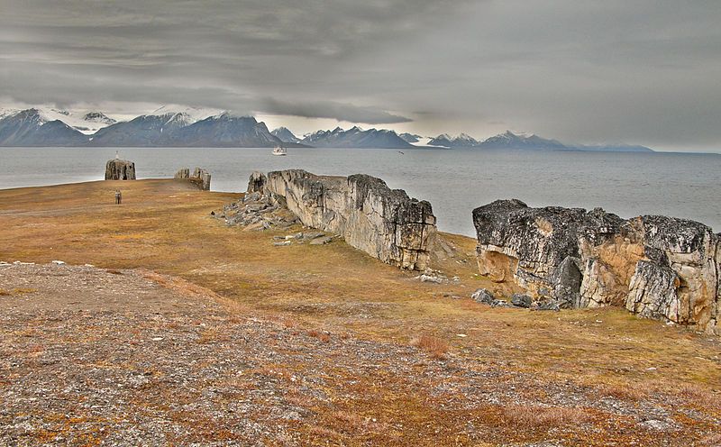 File:Spitzbergen festningen hg.jpg