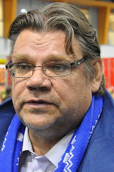 File:Timo Soini 2x3.jpg