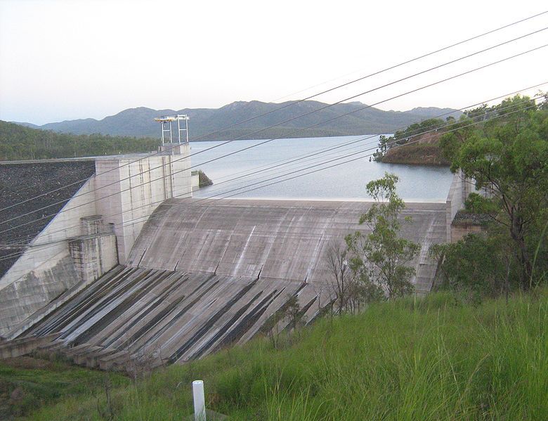 File:Awoonga Dam.JPG