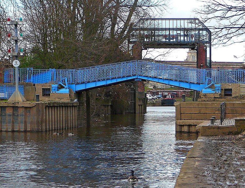 File:Blue Bridge (3352243100).jpg