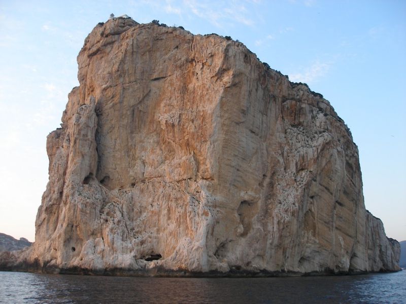 File:Capo Caccia frontone.jpg