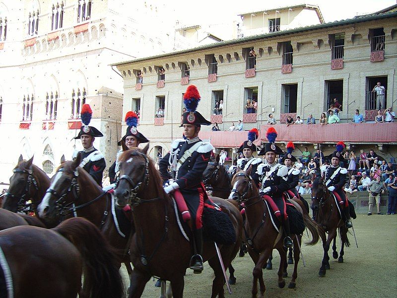 File:CarabinieriACavallo1.jpg