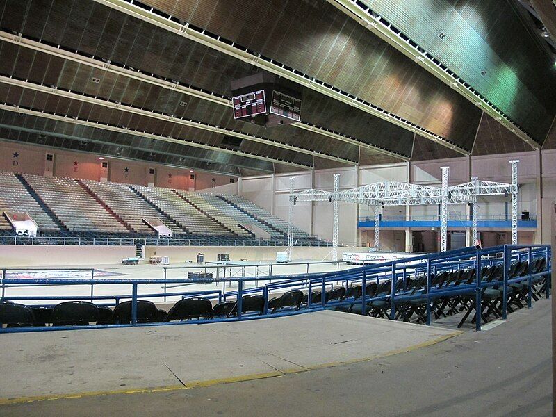 File:FairParkColiseumINTERIOR.JPG