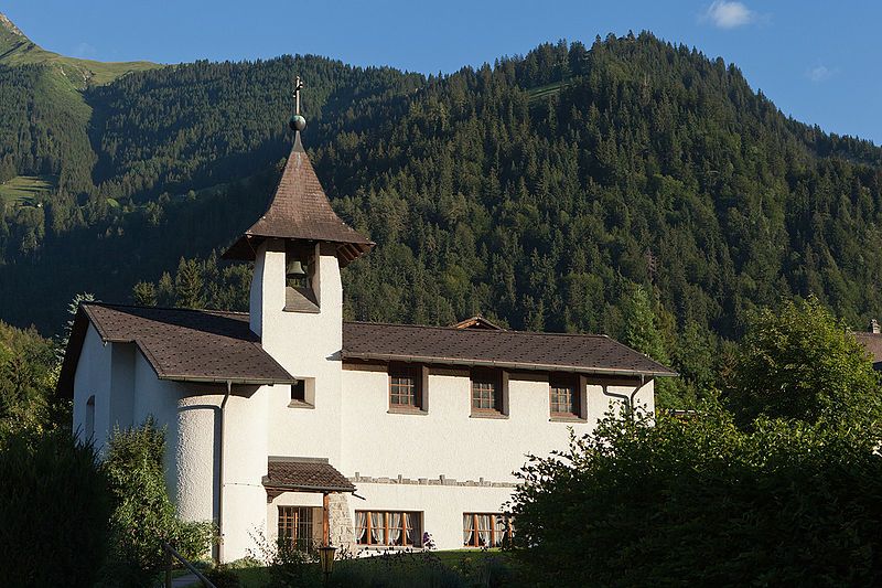 File:Frutigen-Kirche-K.jpg