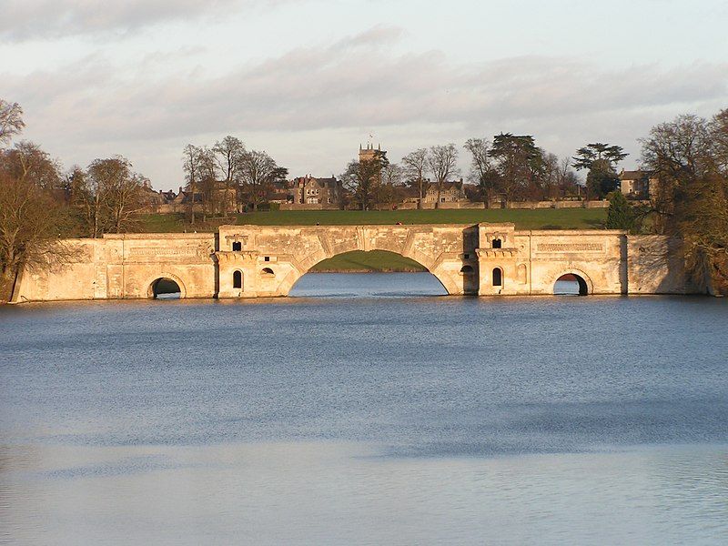 File:Grand Bridge, Blenheim.jpg