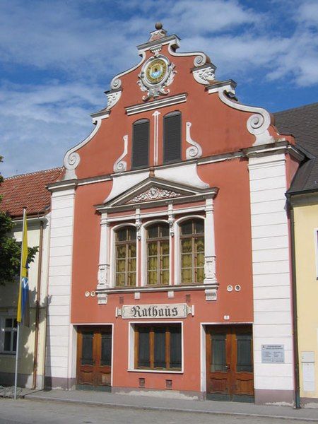 File:GrossEnzersdorfRathaus.jpg