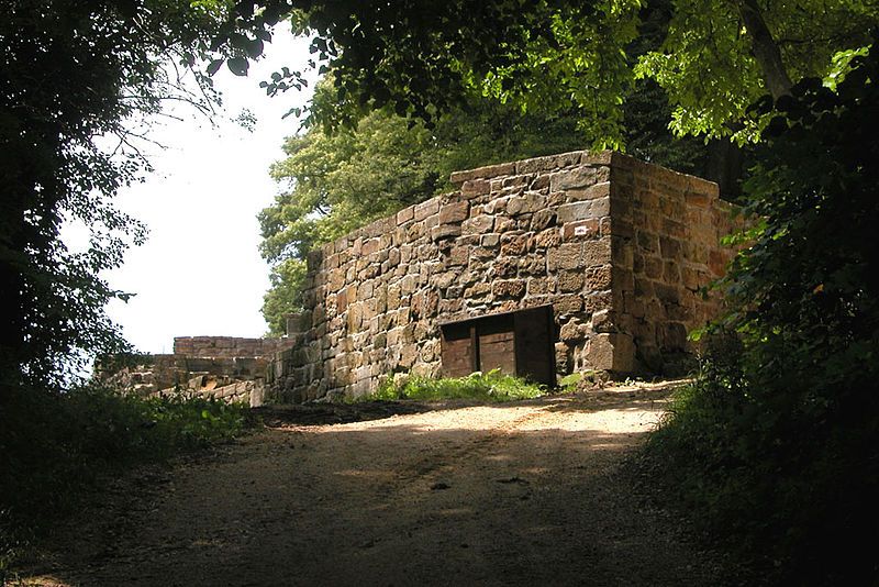 File:Hohenstaufen Castle Ruins.jpg